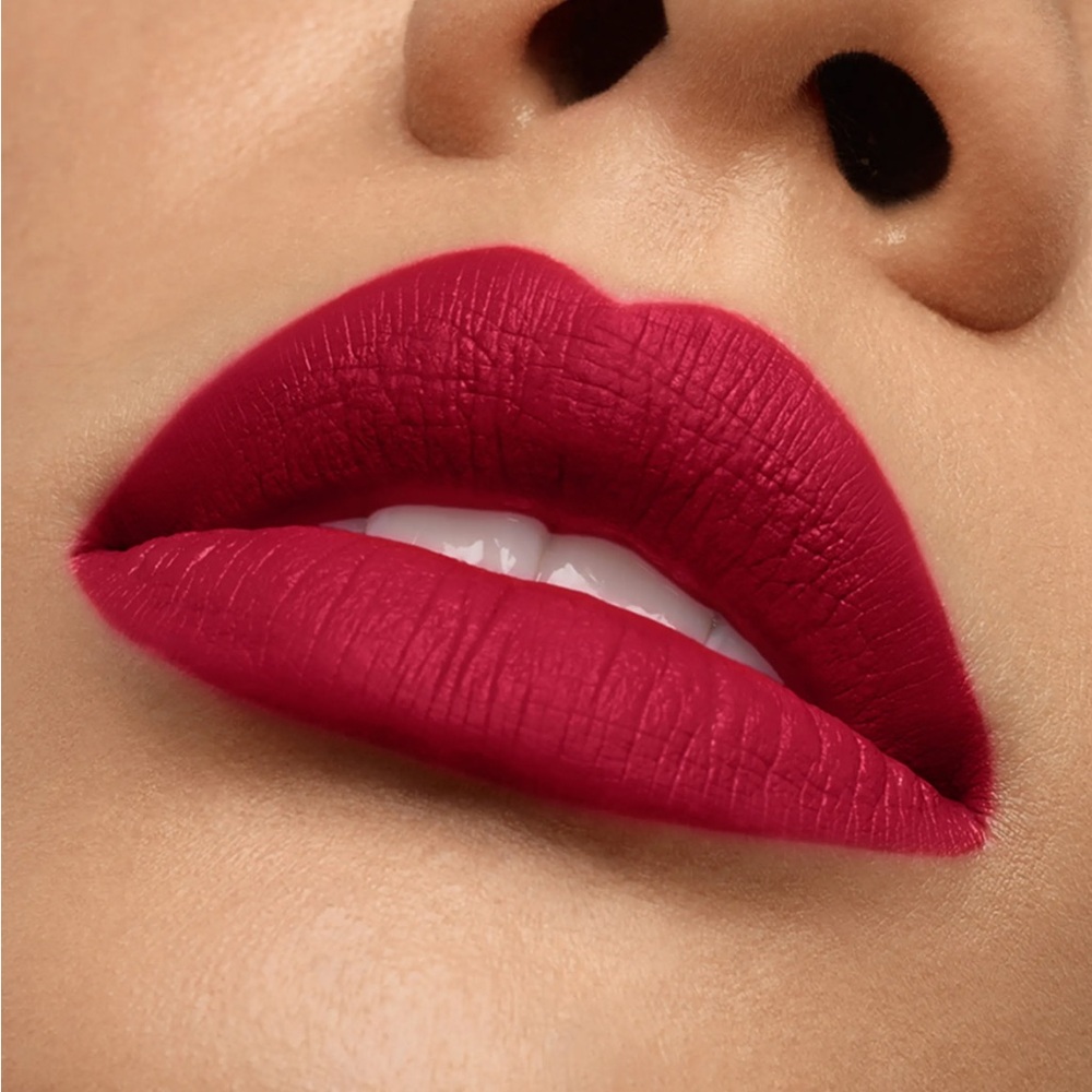 Christian Louboutin Rouge Velvet Matte Lipstick in shade Rouge Louboutin 001 - Picture 3 of 5